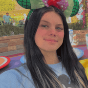 Madison P., Pet Care Provider in Lake Bluff, IL with 3 years paid experience