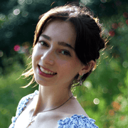 Mia R., Babysitter in 78655 with 3 years of paid experience