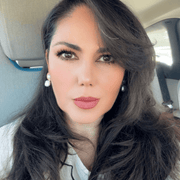 America R., Care Companion in Los Angeles, CA with 1 year paid experience