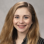 Mia R. - Chicago Babysitter