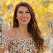 Sophie W. - Steamboat Springs <span class="translation_missing" title="translation missing: en.application.care_types.child_care">Child Care</span>