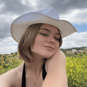 Aerlind J., Pet Care Provider in West Hills, CA with 4 years paid experience