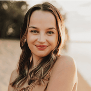 Riese K., Babysitter in Watertown, MN 55388 with 8 years of paid experience