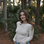 Lauren R., Babysitter in 55016 with 16 years of paid experience