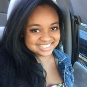 Yasmeen B. - Omaha Babysitter