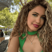 Isabella B., Babysitter in 90001 with 1 year of paid experience