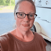 Hollie V., Nanny in Veneta, OR 97487 with 27 years of paid experience