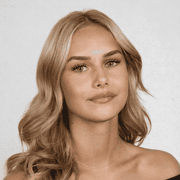 Manon C., Babysitter in 33180 with 1 year of paid experience