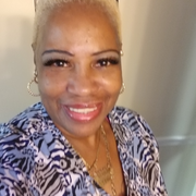 Yvonne H., Care Companion in Harvey, IL with 17 years paid experience