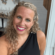 Lauren M., Pet Care Provider in Chicago, IL with 1 year paid experience