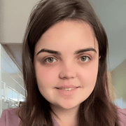 Alina M., Care Companion in Lindenhurst, NY with 3 years paid experience