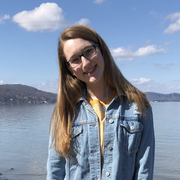 Lauren B. - Hawthorne Babysitter