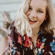 Chloe S. - Central Point Babysitter
