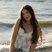 Caroline  L., Nanny in Coburg, OR 97408 with 5 years of paid experience