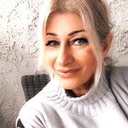 Arsi A., Pet Care Provider in Woodland Hills, CA with 15 years paid experience