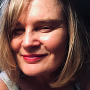 Amy V. - Islip Pet Care Provider
