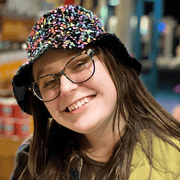 Zoe G., Babysitter with 5 years of paid experience