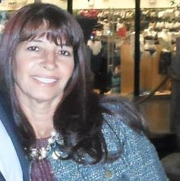 Aparecida D., Pet Care Provider in Chicago, IL with 30 years paid experience