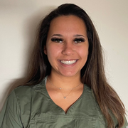 Mackenzie W., Care Companion in Downers Grove, IL 60515 with 2 years paid experience