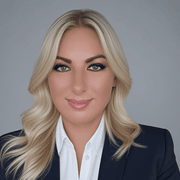 Medina  D., Nanny in Lake Lincolnd, NY 10541 with 22 years of paid experience