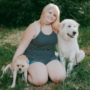 Alisyn W., Pet Care Provider in Lebanon, OR 97355 with 1 year paid experience