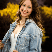 Riley  V., Babysitter in Falls City, OR 97344 with 1 year of paid experience