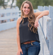Lindsay T. - Mill Valley <span class="translation_missing" title="translation missing: en.application.care_types.child_care">Child Care</span>